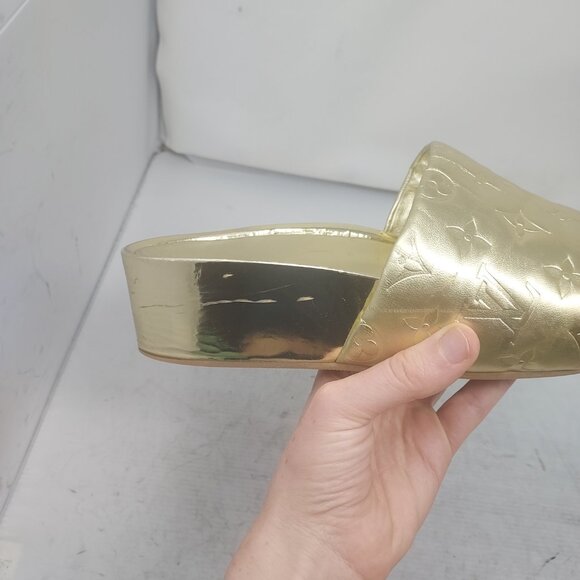 LOUIS VUITTON Gold Leather LV Monogram Flatform Sandal - Picture 6 of 13